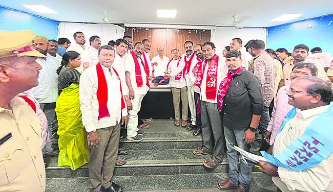 నిజమైన రైతులకు పరిహారం ఇవ్వాలి