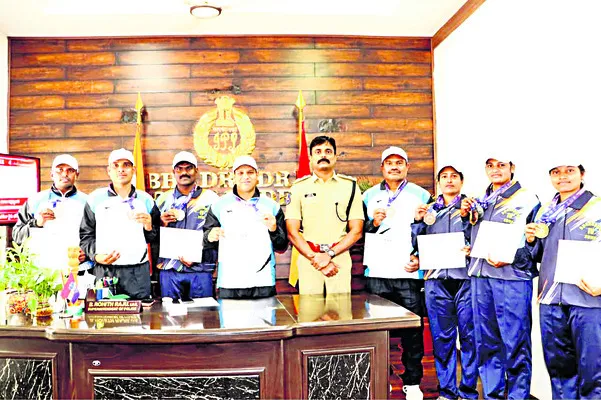 స్పోర్ట్స్‌ మీట్‌లో పోలీసుల ప్రతిభ