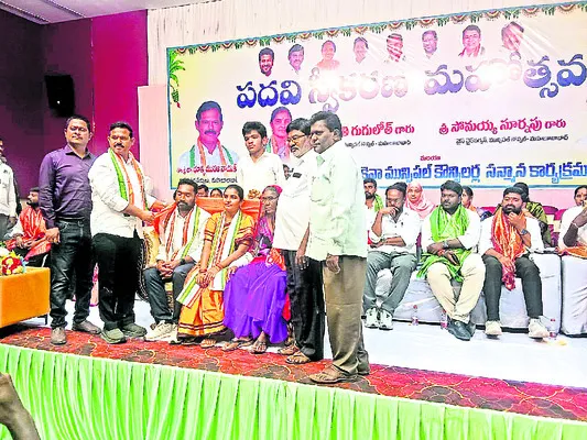 కలిసికట్టుగా పనిచేస్తేనే అభివృద్ధి