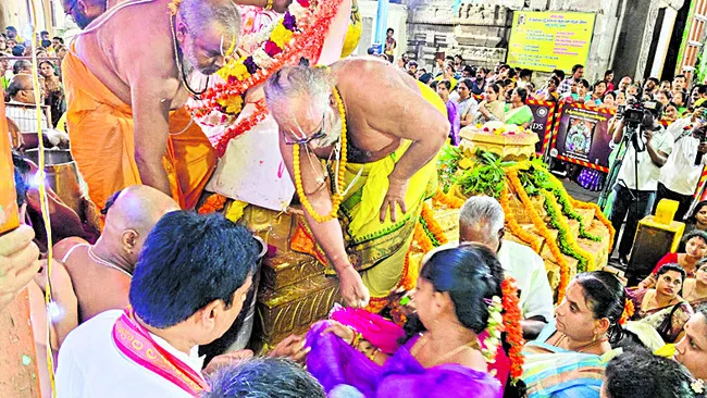 వైభవం... ధ్వజారోహణం 