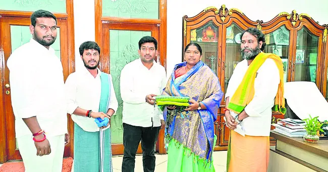 హేమాచల క్షేత్రం అభివృద్ధిపై మంత్రికి నివేదిక