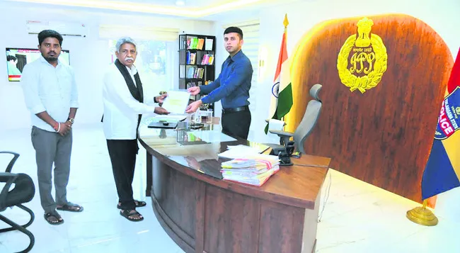 నిష్పక్షపాతంగా విచారణ జరిపించాలి