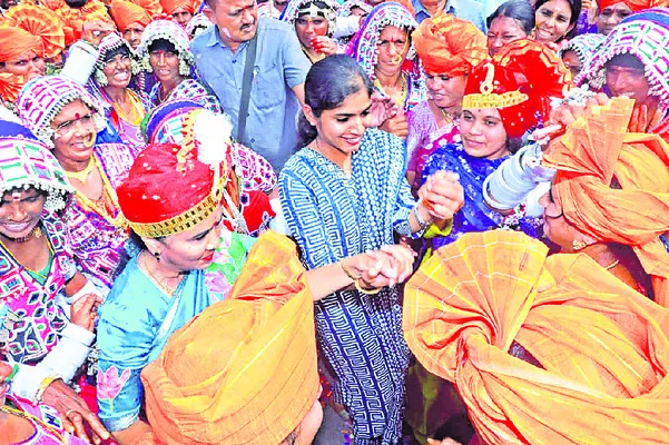 బంజారాల అభ్యున్నతికి కృషి