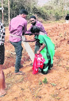 భూ ఆక్రమణకు యత్నం