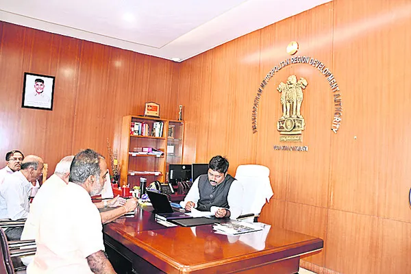 ఫిర్యాదులను సత్వరమే పరిష్కరించాలి