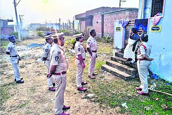 గుంకలాంలో కార్డన్‌ సెర్చ్‌