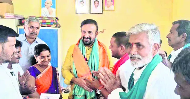 సమస్యల పరిష్కారానికి కృషి 