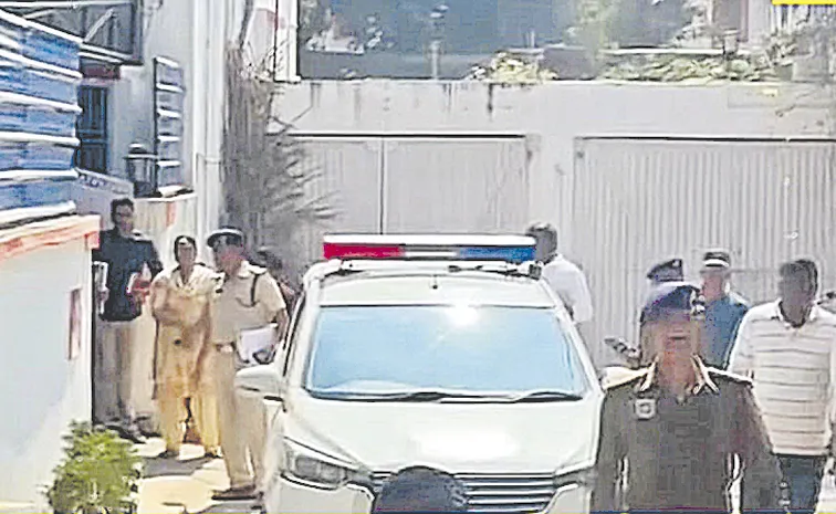 Patna court refuses transit remand to AP police over arrest of IPS officer2