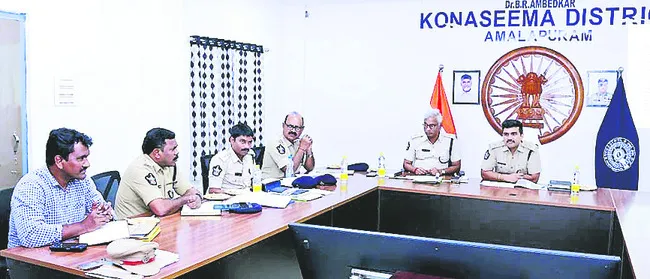 సోషల్‌ మీడియాపై నిఘా పెంచాలి