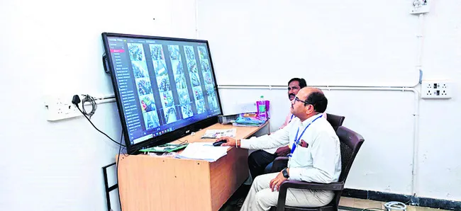 నరసాపురం వెల్ఫేర్‌   అసిస్టెంట్‌పై సస్పెన్షన్‌ వేటు 