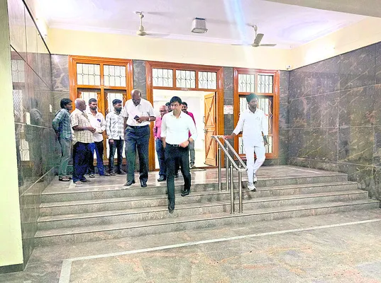 ఆ రోజు ఏం జరిగింది? 