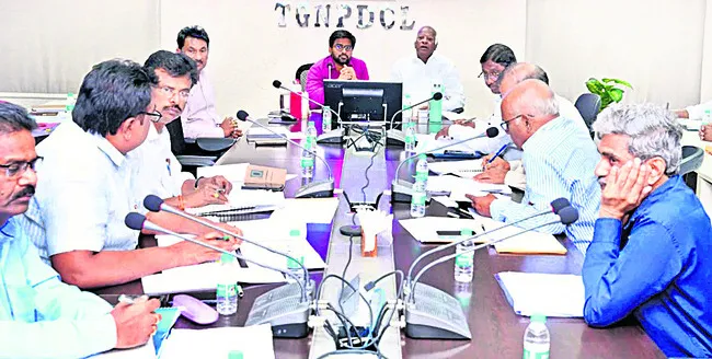 సబ్‌స్టేషన్ల నిర్మాణం త్వరగా పూర్తి చేయాలి