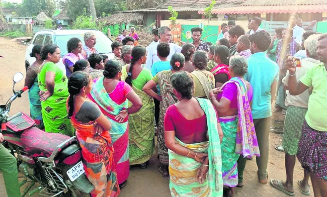 టీడీపీ నేతలకు చేదు అనుభవం 