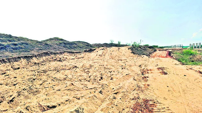 తీరంలో ఇసుక దొంగలు 