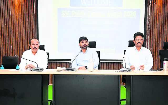 పరీక్షలు పకడ్బందీగా నిర్వహించాలి