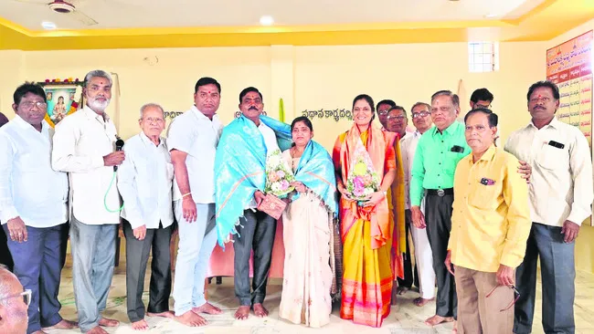 కార్పొరేటర్లకు సన్మానం
