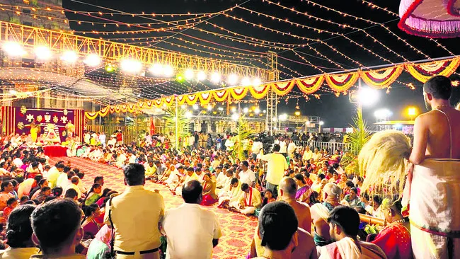 వైభవంగా ఎదుర్కోలు ఉత్సవం