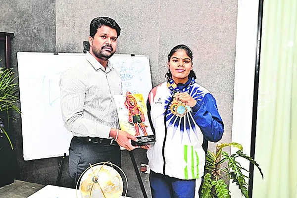 కిక్‌ బాక్సింగ్‌లో నిహారిక ప్రతిభ 