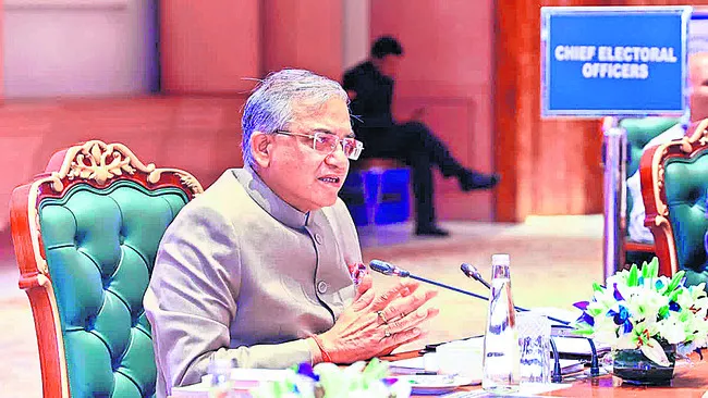 పుదుచ్చేరి ఎన్నికల కసరత్తుల్లో సీఈసీ 