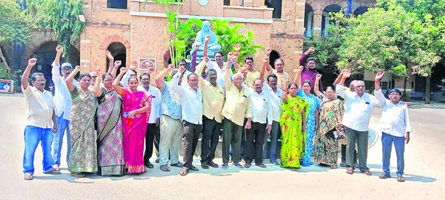 మెరుగైన జీవన భృతి కల్పించాలి 