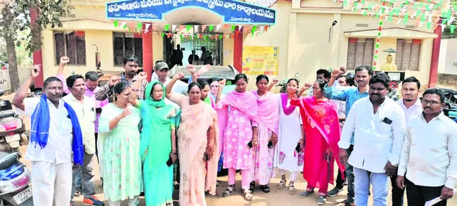 పెనుగొండ ఎంపీడీవో పనితీరుపై కలెక్టర్‌ అసంతృప్తి 
