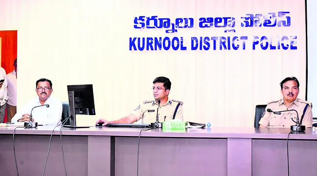 శాంతికి భంగం కలిగిస్తే జిల్లా బహిష్కరణ