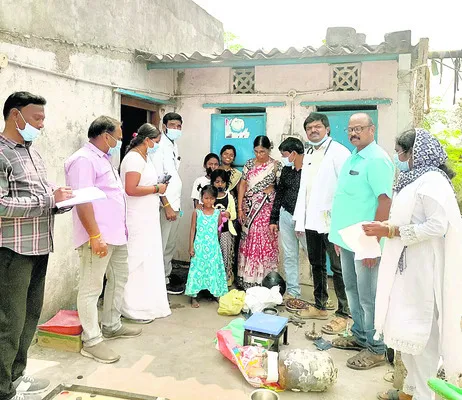 చిన్నారులకు తట్టు.. జ్వరాలు