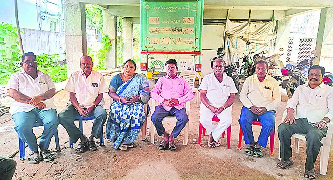 సహకార ఉద్యోగుల సమ్మె విరమణ