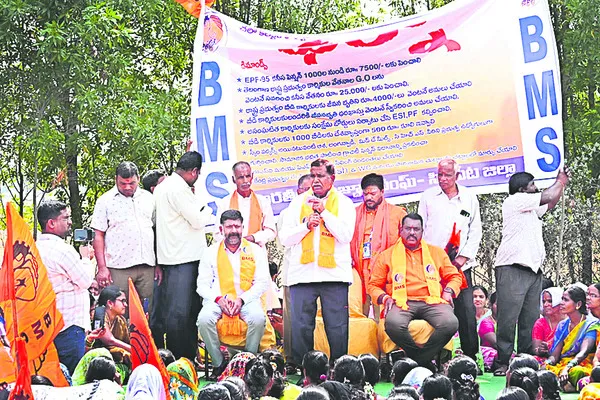 ఈపీఎఫ్‌ పెన్షన్‌ పెంచాల్సిందే 