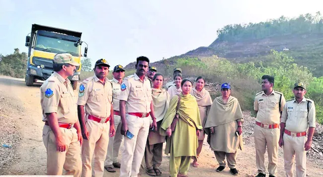 ఫారెస్ట్‌ వర్సెస్‌ రెవెన్యూ.. 