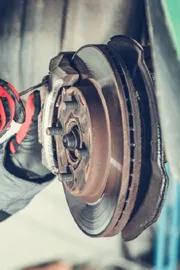 Common Driving Mistakes That Damage Your Car Braking System