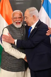 PM Narendra Modi Israeli PM Netanyahu Check Out RE Goan Classic 350 At Jerusalem Tech Exhibition