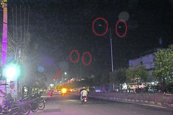 నిర్లక్ష్యపు చీకట్లు