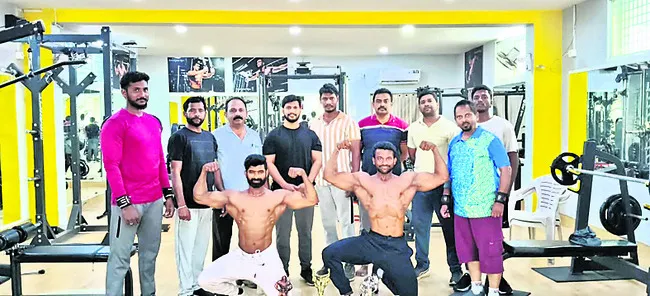 శరీర సౌష్టవ పోటీల్లో అనకాపల్లి క్రీడాకారుల ఘనత 