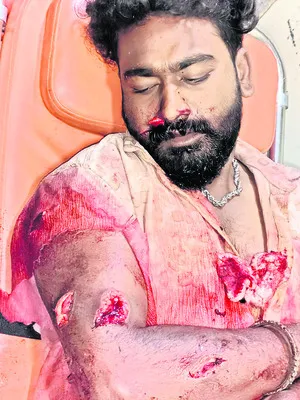 ప్రేమ వివాహం ఇష్టంలేక..