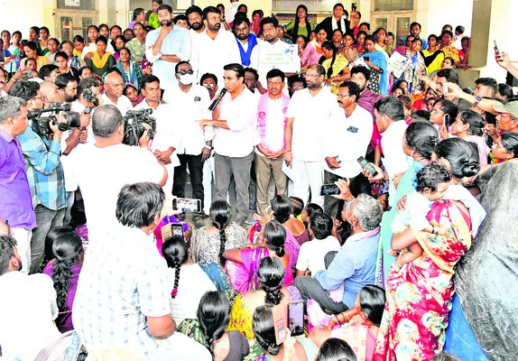 ఐకమత్యంతో ధైర్యంగా ఉండండి