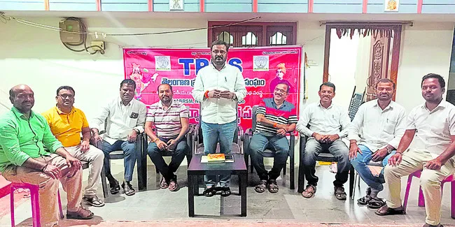 ఉపాధ్యాయ సమస్యలపై పోరాడుతాం 