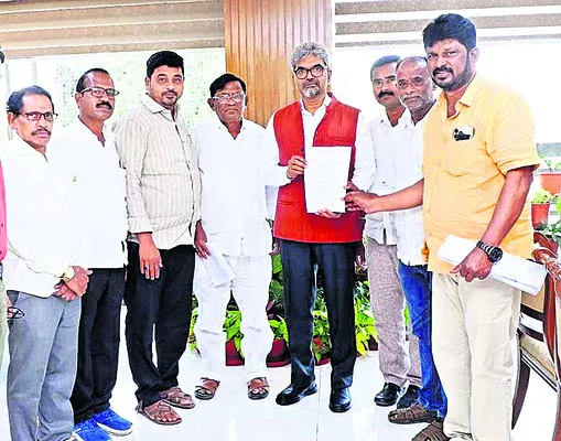 మానుకోటలోనే రైల్వే డిపో ఏర్పాటు చేయాలి 
