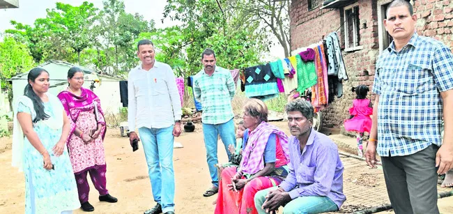 సంగాయపల్లిలో పోలీసుల విచారణ 