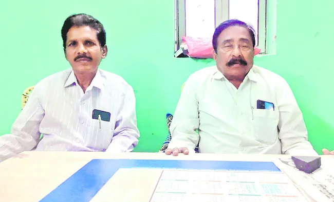 పూలసుబ్బయ్య పేరు  ప్రస్తావించకపోవడం బాధాకరం 