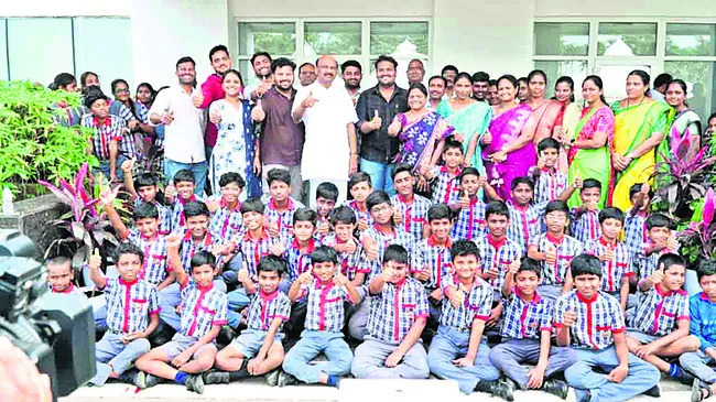 అసెంబ్లీని సందర్శించిన రిషివ్యాలీ విద్యార్థులు 