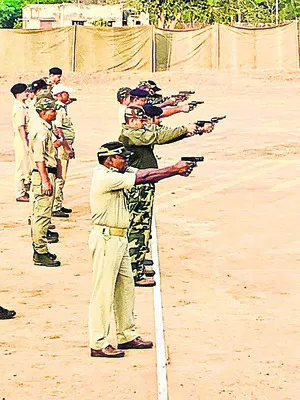 పోలీసులకు రైఫిల్‌ షూటింగ్‌ పోటీలు 
