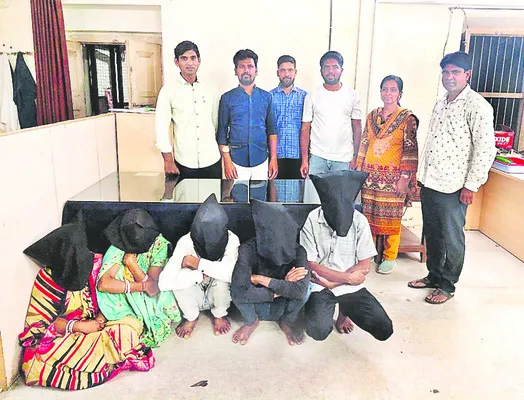 అనుమానం రాకుండా మైనర్ల వినియోగం! 