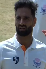 jammu and kashmir Auqib nabi pick 5 wickets in first innings of ranji final vs karnataka