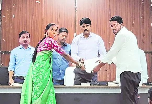 అసైన్డ్‌ రైతులకు న్యాయం చేయండి
