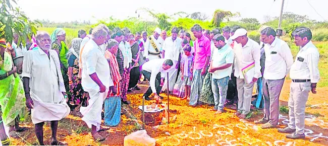ప్రతి కూలీకీ150 రోజుల ఉపాధి కల్పించాలి 