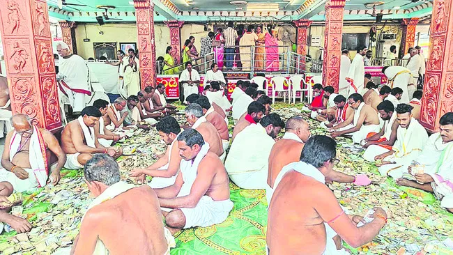 హుండీల ఆదాయం రూ.2.17 కోట్లు 