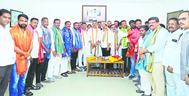 ప్రజా మన్ననలు పొందాలి 