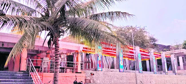 బ్రహ్మోత్సవాలకు ముస్తాబు 