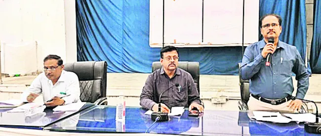 టెన్త్‌ పరీక్షల ఏర్పాట్లు పూర్తి : డీఈఓ 